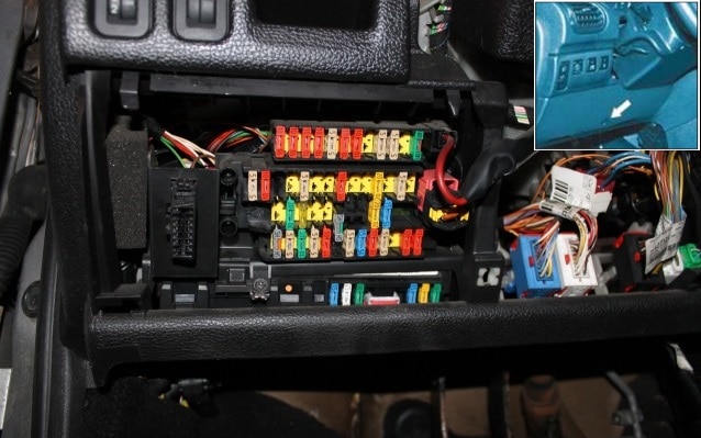 Blok w salonie Peugeot 206