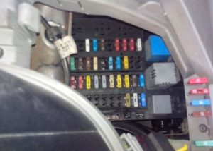 blok w salonie Renault Master 2