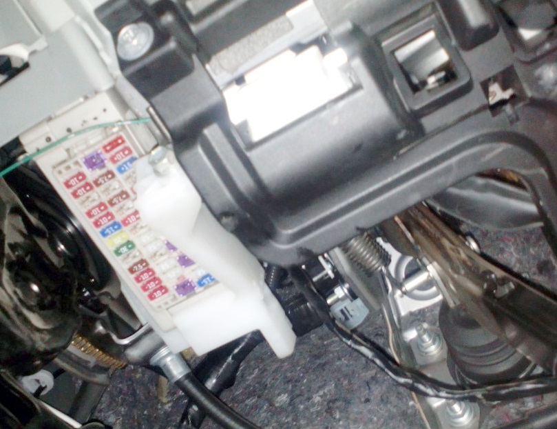 fotoskrzynka bezpieczników prius 30